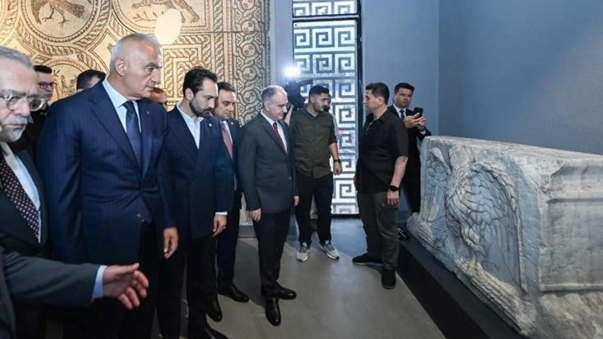 Türkiye Kültür Yolu Festivalinin İkinci Durağı Manisa: Bakan Mehmet Nuri Ersoyun’un Katılımıyla Tarih Yazılıyor! 4 turkiye-kultur-yolu-festivalinin-ikinci-duragi-manisa-bakan-mehmet-nuri-ersoyunun-katilimiyla-tarih-yaziliyor-iKYBqOqP.jpg