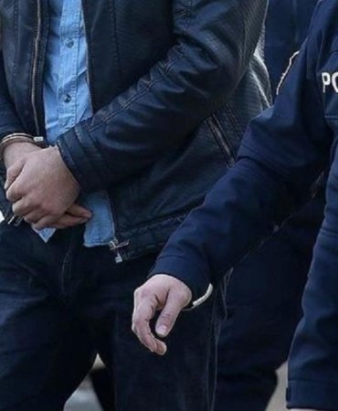 turkiyeden-uluslararasi-suclulara-darbe-6-ilde-23-kisi-interpol-bultenleriyle-yakalandi-hNsKZkmu.jpg