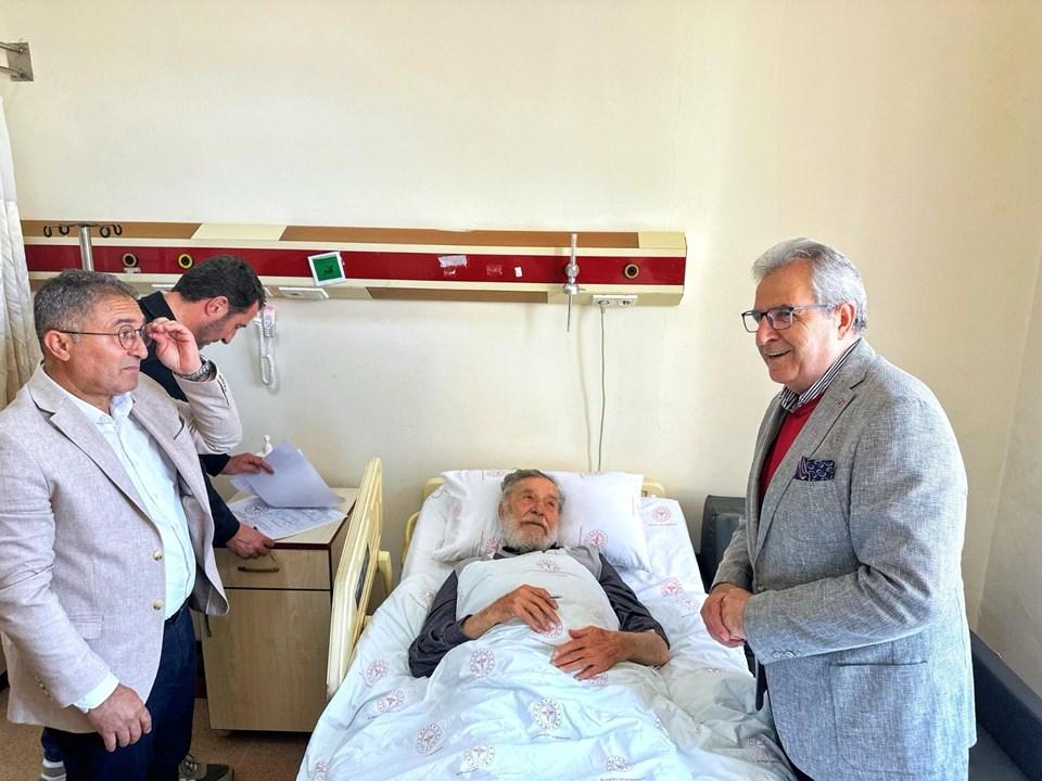 Usta Oyuncu Ahmet Mekin'in Sağlık Durumu Şaşırtıcı Bir Şekilde Değişti: Taburcu Oldu ve Hayranlarını Sevindirdi! 1 Geçmişten Günümüze Ahmet Mekin ve Yaşam Mücadelesi