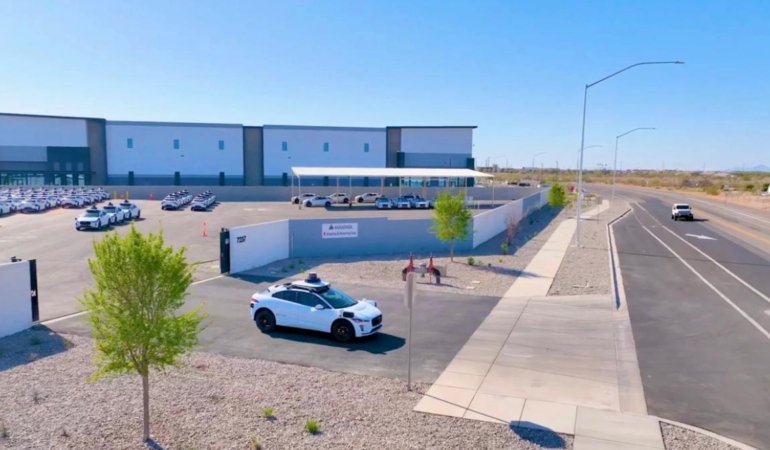 Waymo, Phoenix Banliyölerinde Otonom Araç Fabrikası Kuruyor 6 waymo-phoenix-banliyolerinde-otonom-arac-fabrikasi-kuruyor-5eRgUTCt.jpg