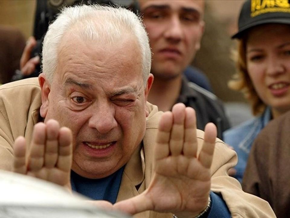 Zeki Alasya'nın Vefatının 10. Yılında, Sanat Dünyasında Derin Bir İz Bırakan Efsanevi Oyuncunun Hayat Hikayesi ve Mirası 1 Zeki Alasya'nın Hayatı ve Kökenleri