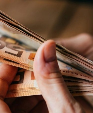 almanyada-asgari-ucret-kademeli-olarak-artiyor-2027de-hedef-1460-euro-HEKDk3Rl.jpg