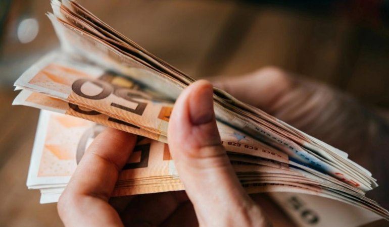 Almanya’da asgari ücret kademeli olarak artıyor! 2027’de hedef 14,60 Euro 6 almanyada-asgari-ucret-kademeli-olarak-artiyor-2027de-hedef-1460-euro-HEKDk3Rl.jpg