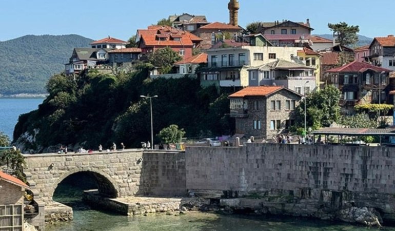Amasra Bayramda Nüfusunun 10 Katı Ziyaretçiyi Ağırladı 6 amasra-bayramda-nufusunun-10-kati-ziyaretciyi-agirladi-G355u3g3.jpg
