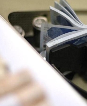 Anayasa Mahkemesi'nden İptal Kararı: Döviz ve Kıymetli Maden Giriş-Çıkışına Kesin Ceza Uygulaması Anayasa'ya Aykırı Bulundu 4 anayasa-mahkemesinden-iptal-karari-doviz-ve-kiymetli-maden-giris-cikisina-kesin-ceza-uygulamasi-anayasaya-aykiri-9VfHbDNp.jpg