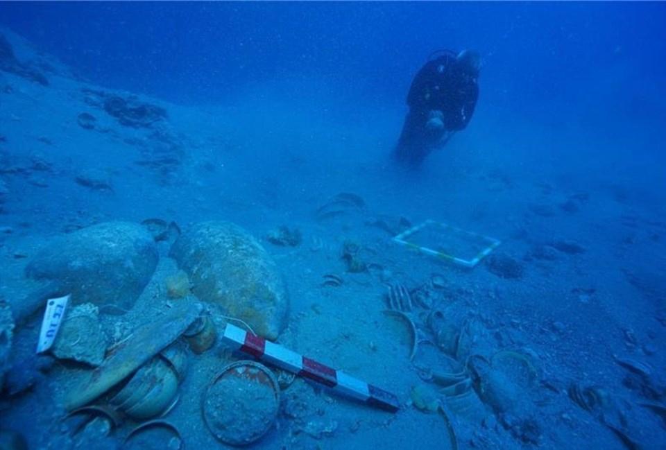 Antalya’da Su Altı Arkeolojisinin Yeni Ufukları: Seramik Batığı ve Bilimsel Çığır Açan Keşifler 2 “Dünyada Eşi Benzeri Olmayan Bir Keşifle Karşı Karşıyayız”