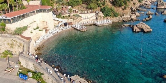 Antalya’da tartışma yaratan plaj ücreti sonrası Valilikten detaylı açıklama