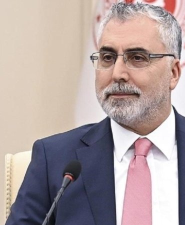Bakan Işıkhan: Kamu çalışanlarının haklarında tarihi iyileştirmeler yaptık 7 bakan-isikhan-kamu-calisanlarinin-haklarinda-tarihi-iyilestirmeler-yaptik-O7bLhS3y.jpg