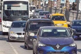 Bayram trafiği kilit noktalarda durma noktasına geldi 1 bayram-trafigi-kilit-noktalarda-durma-noktasina-geldi-ZQPp1vyO.jpg