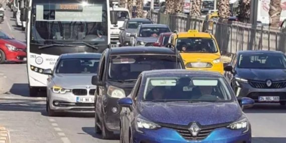 Bayram trafiği kilit noktalarda durma noktasına geldi