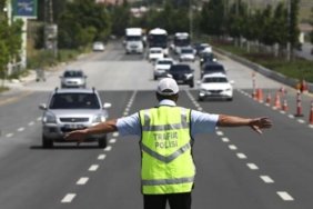 Bayramın İlk Gününde 692 Trafik Kazası: 7 Kişi Hayatını Kaybetti 6 bayramin-ilk-gununde-692-trafik-kazasi-7-kisi-hayatini-kaybetti-Mi1MYta4.jpg