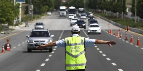 Bayramın İlk Gününde 692 Trafik Kazası: 7 Kişi Hayatını Kaybetti