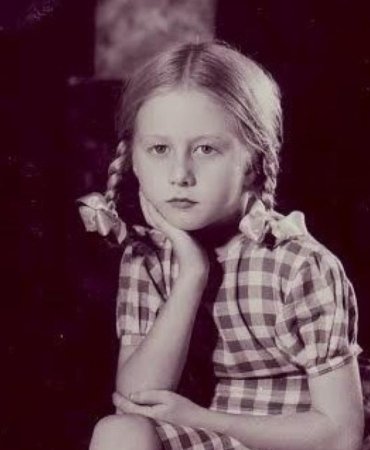 Betsy Gay'in Çocukluk ve Sinema Kariyeri 9 betsy-gayin-cocukluk-ve-sinema-kariyeri-Mbv56ct1.jpg