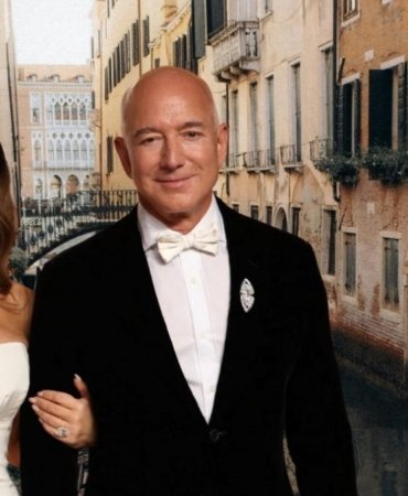 Bezos’un 76 milyon dolarlık düğünü Venedik’te protestoyla karşılandı, çevreciler kazanıp düğün yerini değiştirdi 9 bezosun-76-milyon-dolarlik-dugunu-venedikte-protestoyla-karsilandi-cevreciler-kazanip-dugun-yerini-degistirdi-4X1JwYBF.jpg