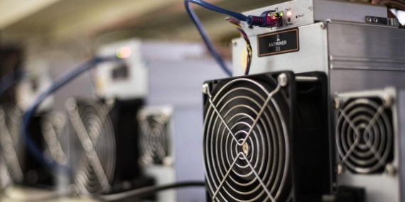 Bitcoin Devinden Çarpıcı Hamle! Coinbase’ten 130 Milyon Dolarlık Kredi Aldılar, Hisseler Uçuşa Geçti
