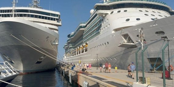 Bodrum’a dev kruvaziyer akını yaşandı, binlerce turist ilçeye giriş yaptı