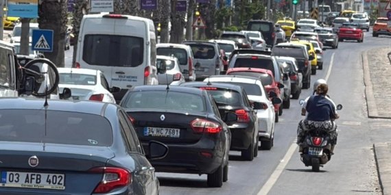 Bodrum’dan büyük dönüş başladı! 15 binden fazla araç ilçeyi terk etti