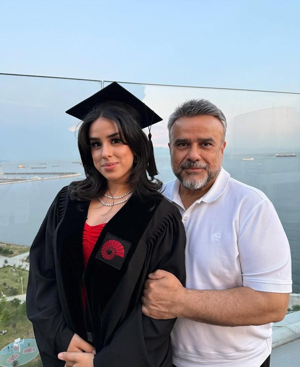 Bülent Serttaş'ın Kızı Miray Koç Üniversitesi'nden Mezun Oldu 1 Yeni Bir Sayfa Açılıyor