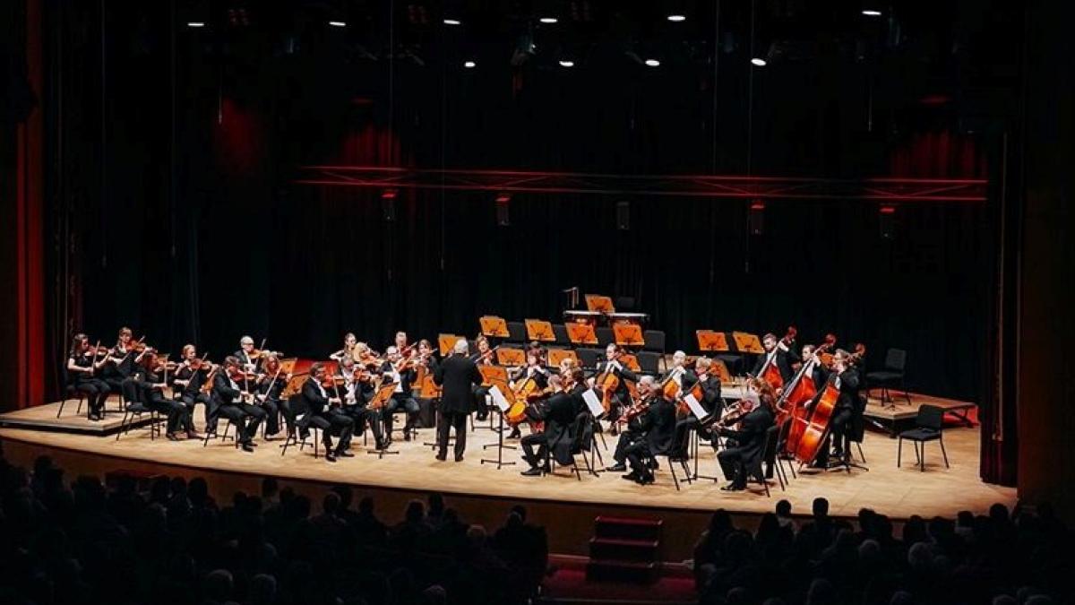 CRR'nin Bu Sezonki Sanat ve Eğitim Faaliyetleri Üzerine Derin Bir Değerlendirme 2 crrnin-bu-sezonki-sanat-ve-egitim-faaliyetleri-uzerine-derin-bir-degerlendirme-iZYEjpc5.jpg