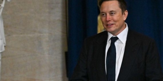 Elon Musk satışların düşmesiyle operasyon başkanını görevden aldı