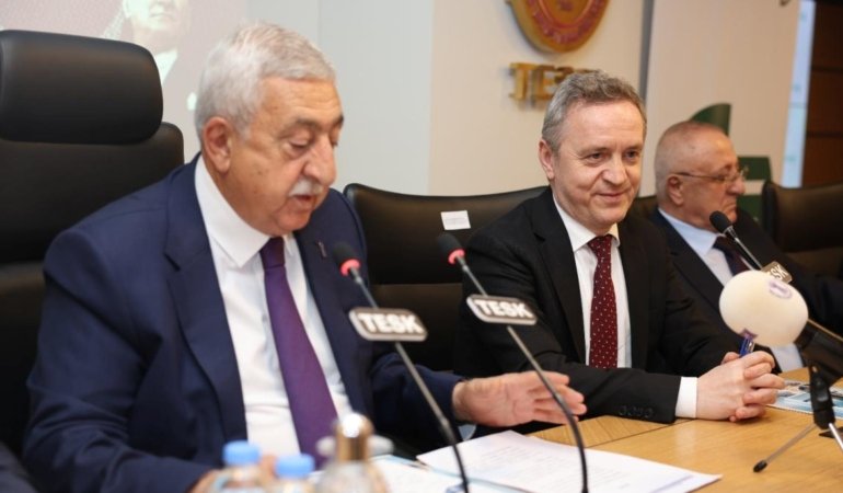 Esnafa can suyu geliyor 500 bin TL destek 6 ay ödemesiz verilecek 1 esnafa-can-suyu-geliyor-500-bin-tl-destek-6-ay-odemesiz-verilecek-OBgZBHBk.jpg
