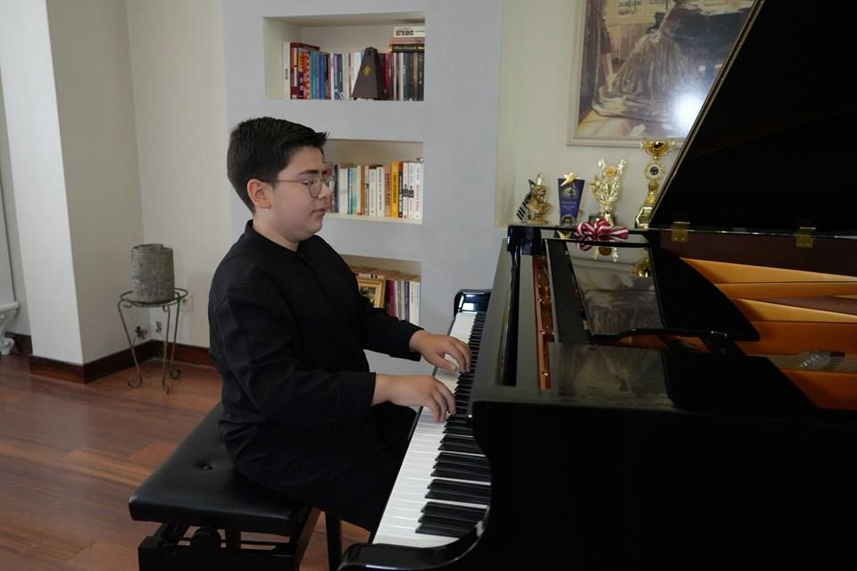 Genç Piyano Virtüözü Hamit Erdem Özpolat'ın İlham Verici Yolculuğu 2 Başarılarla Dolu Bir Müzik Serüveni