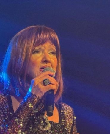 Gülden Karaböcek'in Bursa Konseri ve Sanat Hayatına Dair Derinlemesine Bakış 3 gulden-karabocekin-bursa-konseri-ve-sanat-hayatina-dair-derinlemesine-bakis-panGuTNO.jpg