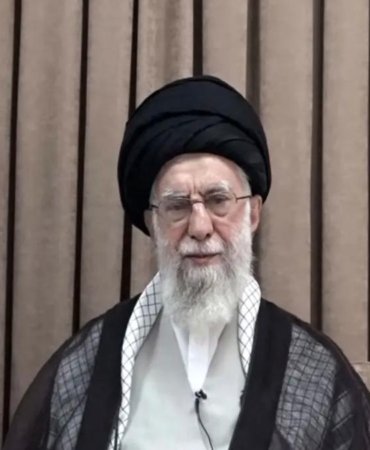 İran ABD’ye doğrudan yanıt verdi Katar’daki üs balistik füzelerle hedef alındı 10 iran-abdye-dogrudan-yanit-verdi-katardaki-us-balistik-fuzelerle-hedef-alindi-412O82lU.jpg