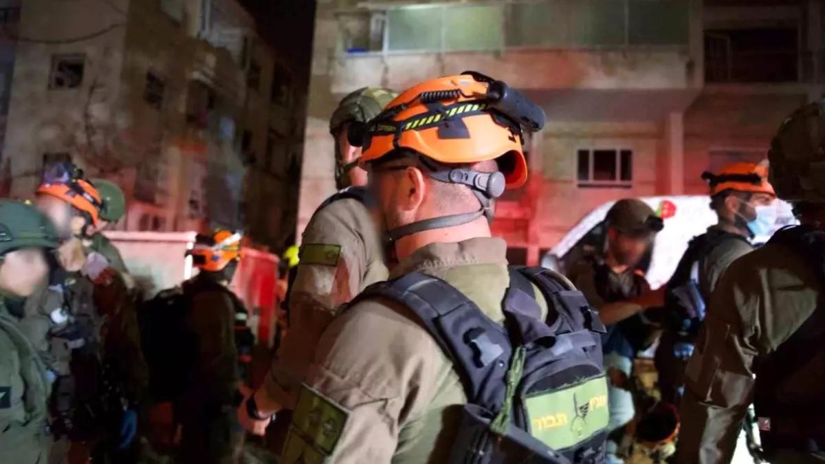 israilden-irana-silah-fabrikalarina-buyuk-darbe-fuze-altyapisi-hedef-alindi-alarm-verildi-UXnqtL6c.jpg