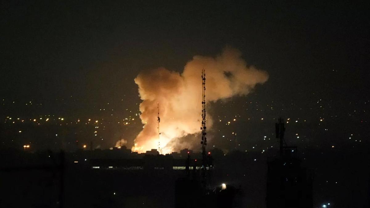 İsrail'in İran’a saldırıları şiddetleniyor Zencan’da 3 asker öldü, Tebriz'de can kaybı 52'ye çıktı 2 israilin-irana-saldirilari-siddetleniyor-zencanda-3-asker-oldu-tebrizde-can-kaybi-52ye-cikti-s5ng4mgv.jpg