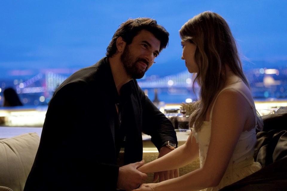İstanbul'un Kalbini Sinematografik Bir Bakışla Yansıtan Mini Dizi: İstanbul My Love 1 İstanbul’un ruhunu sinematografik bir dille anlatan, başrollerinde Engin Akyürek ve Afra Saraçoğlu'nun yer aldığı orijinal mini dizi “İstanbul My Love” (İstanbul Aşkım), 19 Haziran’dan itibaren yalnızca Go Türkiye’nin YouTube kanalında yayına girecek.
