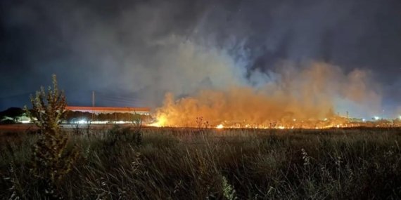İzmir Kemalpaşa’da gece yarısı korkutan yangın kısa sürede kontrol altına alındı