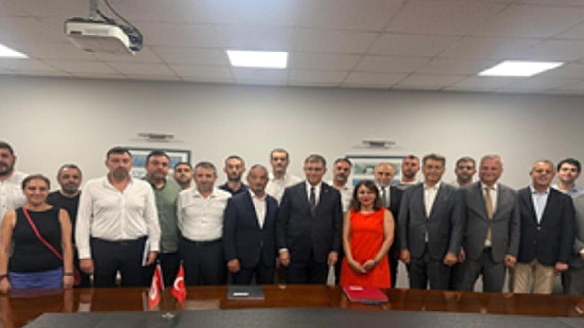 İzmir Metro çalışanlarına yüzde 30 zam! Toplu sözleşmede uzlaşma sağlandı 2 izmir-metro-calisanlarina-yuzde-30-zam-toplu-sozlesmede-uzlasma-saglandi-UZ3Alj1u.jpg