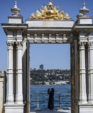 milli-saraylarda-yaz-aksamlarina-ozel-uzatilmis-ziyaret-saatleri-jAEMnuWN.jpg
