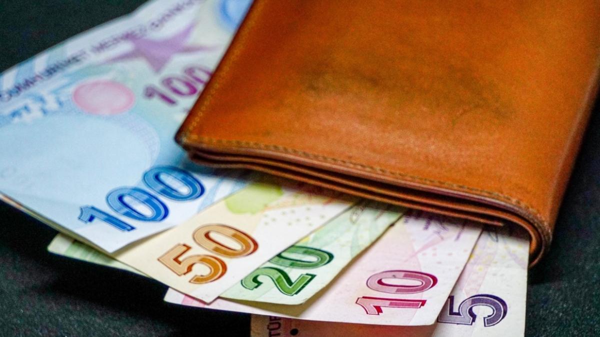 Milyonlarca emekli temmuzda zam bekliyor ama sıfır zam riski kapıda 2 milyonlarca-emekli-temmuzda-zam-bekliyor-ama-sifir-zam-riski-kapida-PcntbcuX.jpg