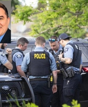 Minnesota’da Demokrasiye Kanlı Saldırı! Polis Kılığındaki Saldırgan Demokrat Vekili ve Eşini Öldürdü 9 minnesotada-demokrasiye-kanli-saldiri-polis-kiligindaki-saldirgan-demokrat-vekili-ve-esini-oldurdu-PGBKpfrP.jpg