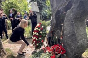 Moskova’da Nazım Hikmet Anması: Dostluk ve Sanatın Birlikte Yücelişi 6 moskovada-nazim-hikmet-anmasi-dostluk-ve-sanatin-birlikte-yucelisi-XZQ6L7cv.jpg