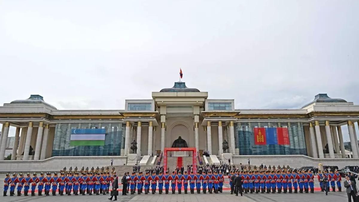 Özbekistan ve Moğolistan Arasında Tarihi İmza! Stratejik Ortaklık Resmen Başladı 2 ozbekistan-ve-mogolistan-arasinda-tarihi-imza-stratejik-ortaklik-resmen-basladi-6PshnSYR.jpg