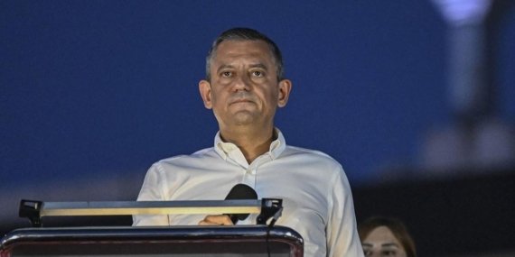 Özgür Özel’den bayram mesajı: Sandık gelsin, Türkiye’nin yüzü gülsün