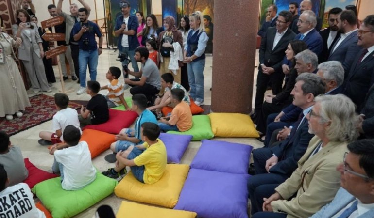 Samsun'da Büyük Kültür ve Sanat Festivali Başladı: Türkiye Kültür Yolu Samsun Rüzgarı 6 samsunda-buyuk-kultur-ve-sanat-festivali-basladi-turkiye-kultur-yolu-samsun-ruzgari-dTMjpttz.jpg