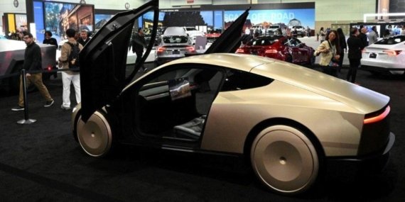 Tesla’nın Yeni Robot Taksi Denemeleri ve Otomasyon Geleceği