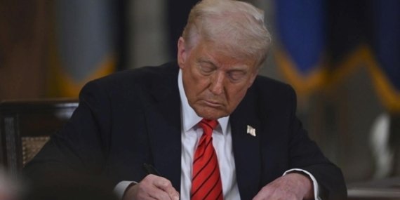 Trump ve Starmer el sıkıştı, dev ticaret anlaşması resmen yürürlükte