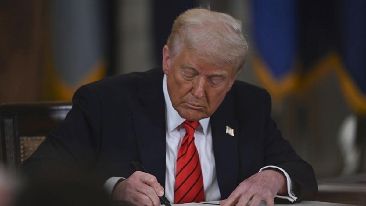 Trump ve Starmer el sıkıştı, dev ticaret anlaşması resmen yürürlükte 2 trump-ve-starmer-el-sikisti-dev-ticaret-anlasmasi-resmen-yururlukte-JS7KFLhp.jpg