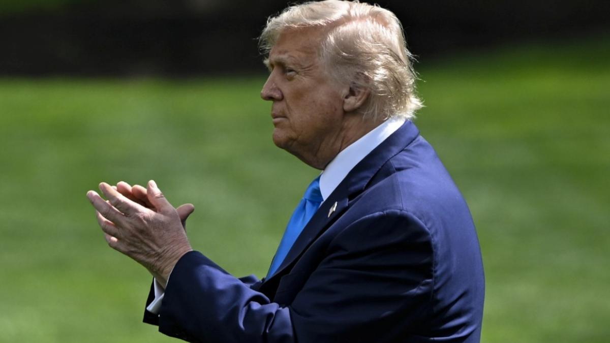 Trump’tan İran-İsrail Gerilimine Sert Mesaj: ABD Karışmadı ama Saldırı Olursa Cevap Sert Olur 2 trumptan-iran-israil-gerilimine-sert-mesaj-abd-karismadi-ama-saldiri-olursa-cevap-sert-olur-B6RHY184.jpg