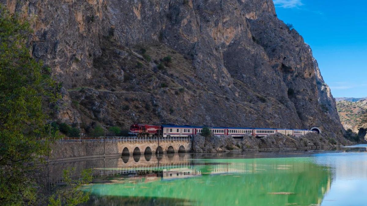 Turistik Karaelmas Ekspresi İlk Seferine Çıkıyor! Ankara’dan Zonguldak’a Nostaljik Yolculuk Başlıyor 2 turistik-karaelmas-ekspresi-ilk-seferine-cikiyor-ankaradan-zonguldaka-nostaljik-yolculuk-basliyor-X75iLiFx.jpg