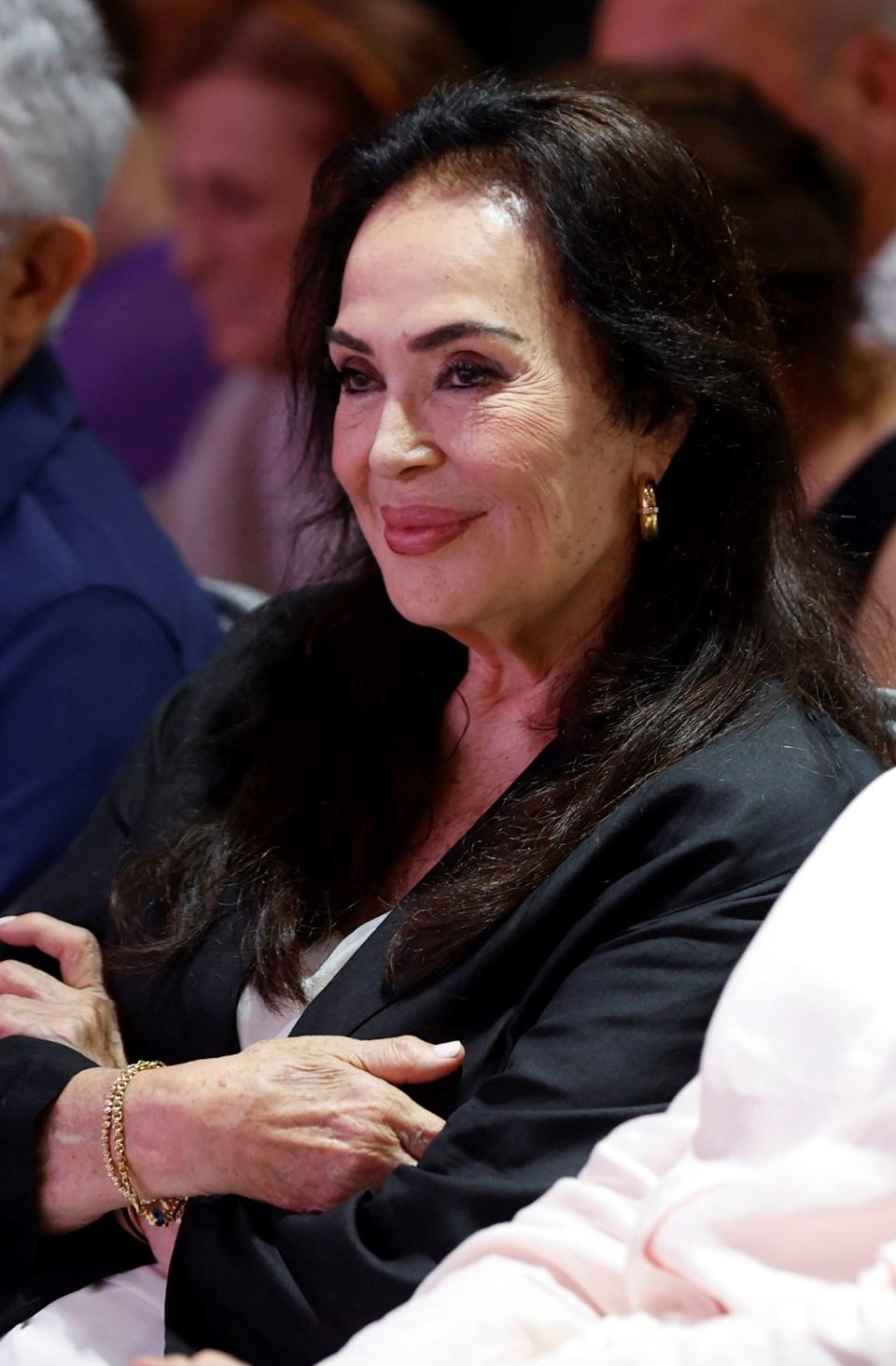 Türkan Şoray, Akdeniz Edebiyat Günleri'nde Sanat ve Sinema Üzerine Düşüncelerini Paylaştı 2 Sinema ve Sanat Üzerine Derin Düşünceler