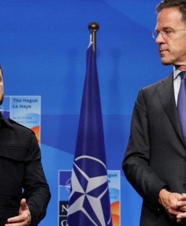 Zelenskiy'den Kritik Çağrı: “Batılı Şirketler Silah Yatırımlarını Ukrayna’ya Kaydırmalı” 3 zelenskiyden-kritik-cagri-batili-sirketler-silah-yatirimlarini-ukraynaya-kaydirmali-V2ZaiYIJ.jpg