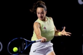 Zeynep Sönmez Wimbledon'da tarih yazmaya hazırlanıyor 4 zeynep-sonmez-wimbledonda-tarih-yazmaya-hazirlaniyor-JRjz38OQ.jpg