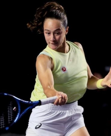 Zeynep Sönmez Wimbledon'da tarih yazmaya hazırlanıyor 8 zeynep-sonmez-wimbledonda-tarih-yazmaya-hazirlaniyor-JRjz38OQ.jpg