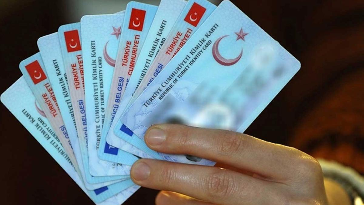 3,2 Milyon Kişinin Ehliyeti Geçersiz Sayılabilir! 7 Bin Liralık Ücretle Karşılaşmamak İçin Son Gün 31 Temmuz 2 32-milyon-kisinin-ehliyeti-gecersiz-sayilabilir-7-bin-liralik-ucretle-karsilasmamak-icin-son-gun-ml4S52Y1.jpg